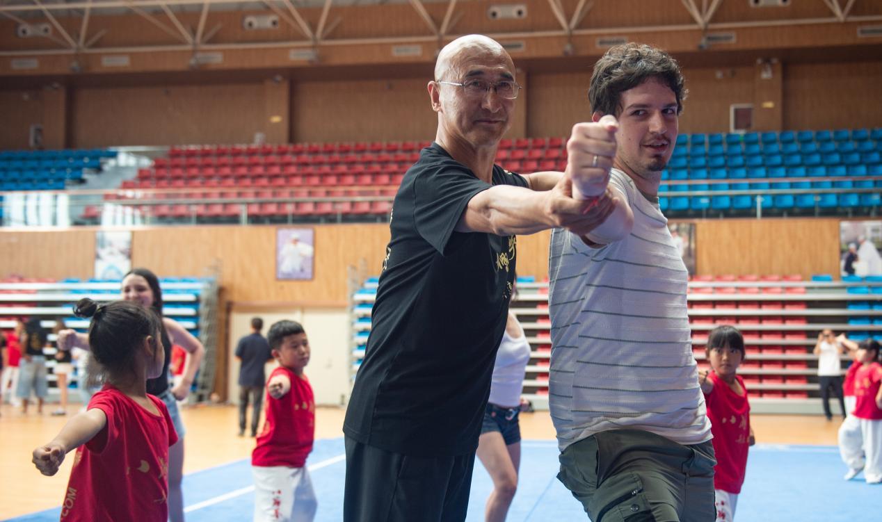 KbHD, 年观看, div