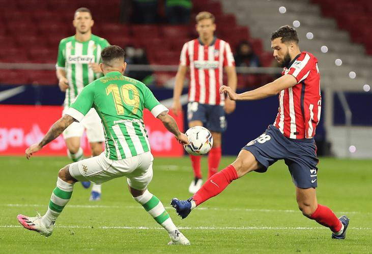 搭配两名后, 场联赛场均 搭配两名后, 场联赛场均