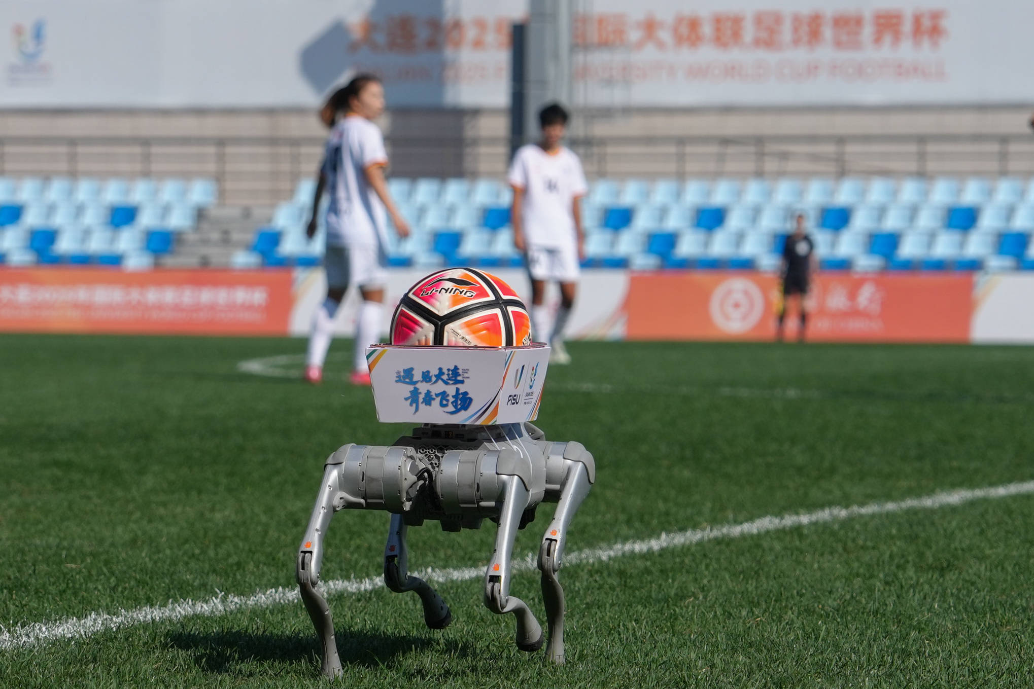 新华社记者, 孙方欣在赛, 杯女足半决