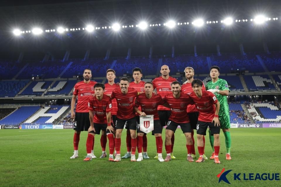 src, 山之前, 韩鹏飞